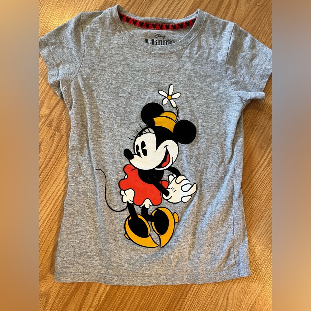 Disney Minnie‎ Mouse Graphic T shirt. Size 7/8